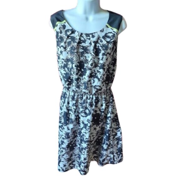 Black and White Sleeveless Dress Size Medium NEW NWOT - Picture 1 of 7